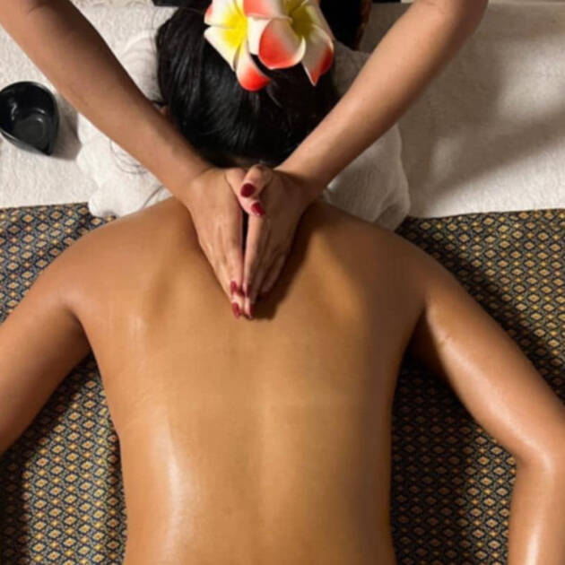 Relaxing Oil Massage